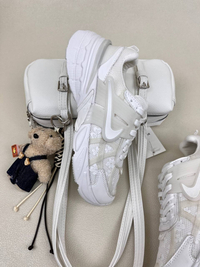 کتونی زنانه نایک  وی تو کی طرح گلدار   nike v2k Flowers Run Womans کد 1325