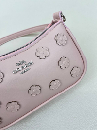 کیف زنانه پاسپورتی همایلی رو گل کواچ COACH کد 1578