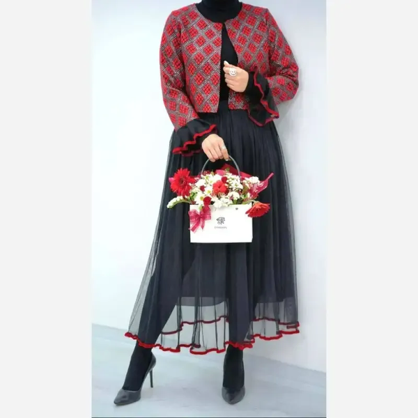 خرید ست کت و دامن یلدا جنس کت گلیمی تافته و نخ آکریلیک لمه دار و دامن تور آستر دار رنگ مشکی قرمز فری سایز 38 تا 46 