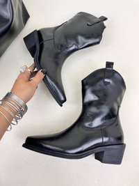 نیم بوت زنانه طرح چکمه کابوی زارا دو تیکه ZARA کد 1725 دختر طهرونی