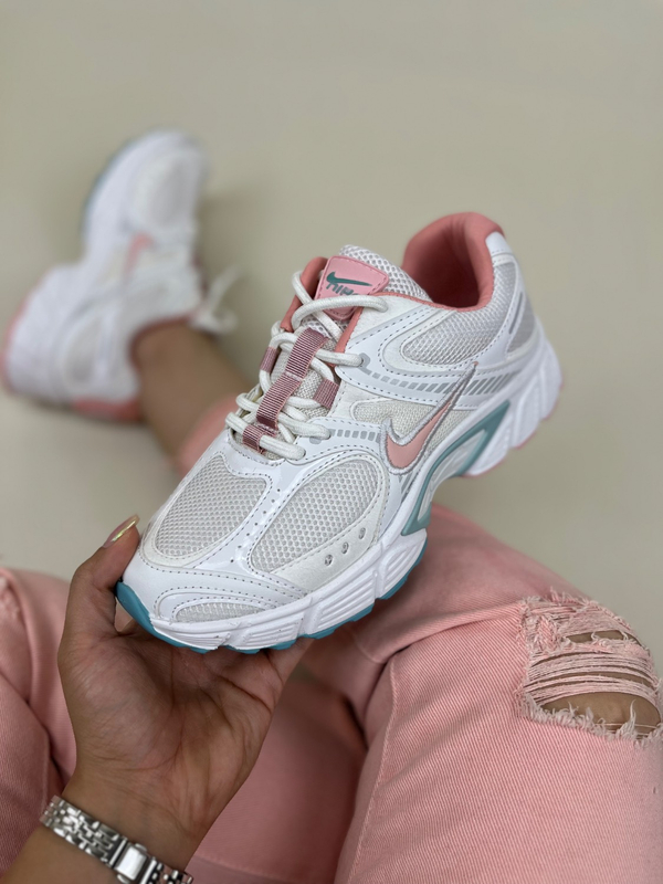 خرید کتونی زنانه وی فایو رانر NIKE V5 RNR 