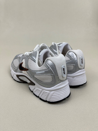 کتونی زنانه وی فایو رانر NIKE V5 RNR کد : 1500