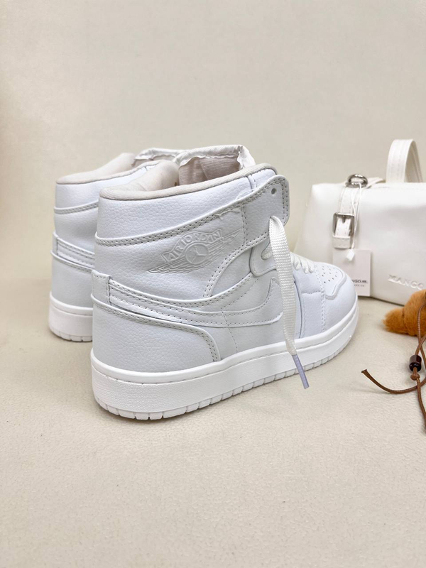 کتونی ساقدار زنانه ایر جردن 1 1 NIKE AIR JORDAN کد 912