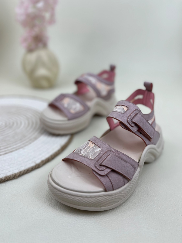 صندل دخترانه لویی ویتون دو چسب رویه دانتل louis vuitton کد :1192
