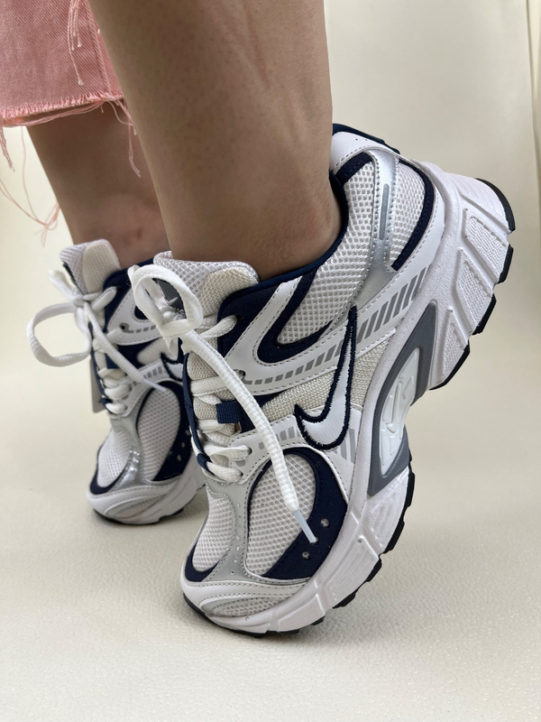 کتونی زنانه وی فایو رانر NIKE V5 RNR کد : 1500