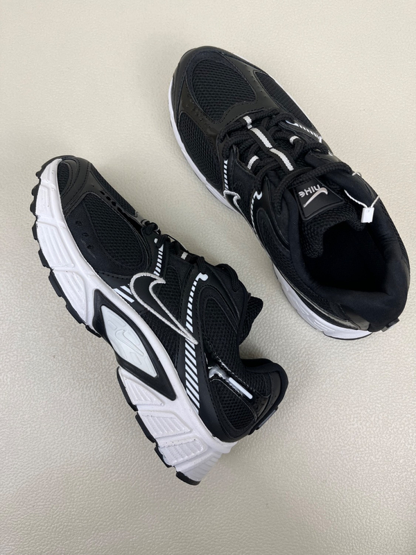 کتونی زنانه وی فایو رانر NIKE V5 RNR کد : 1500
