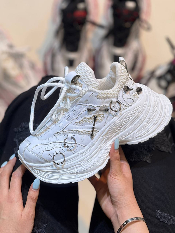 کتونی زنانه بالنسیاگا پرسینگ لژ دار  balenciaga کد 1240